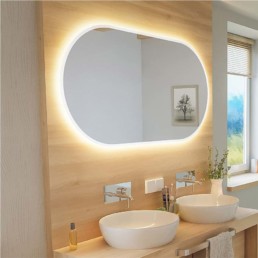 4-seitig beleuchteter Badspiegel/ Individuell auch mit Digitaluhr, Steckdose, u.v.a.m. erhältlich